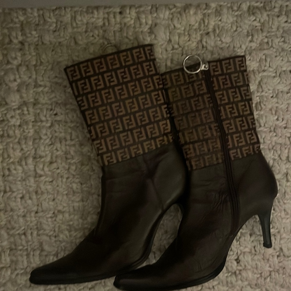 Fendi boots size 38